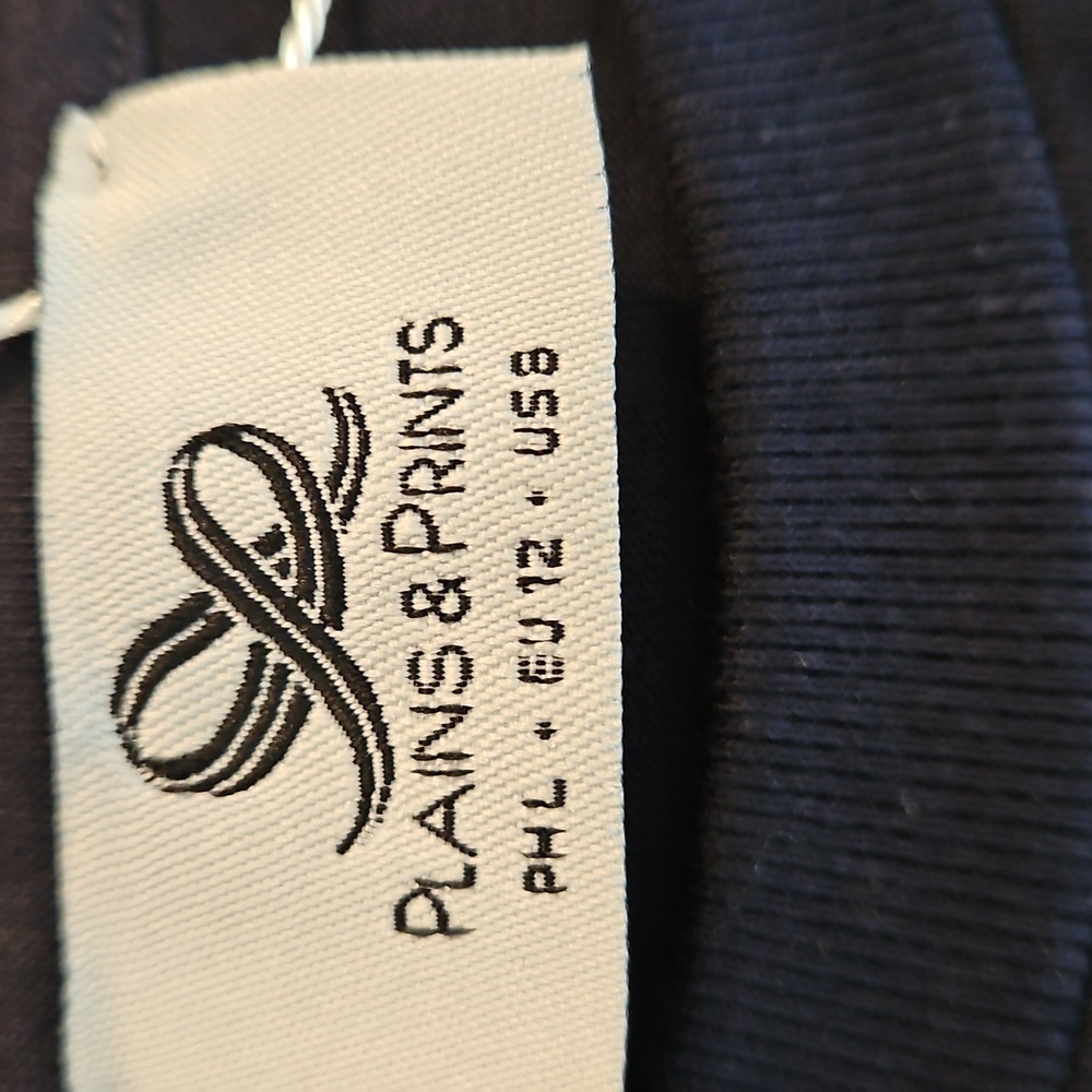 Plains and Prints 3 Women Graphic short sleeve Tee button detail Earrings Small - Picture 6 of 8